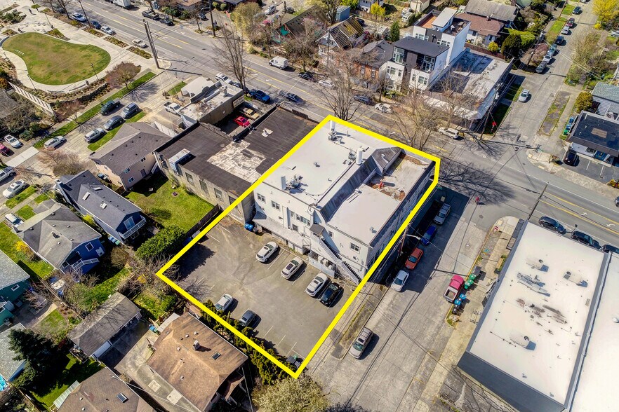 More Photos Of 8212-8218 Greenwood Ave N, Seattle Storefront Retail Residential For Lease