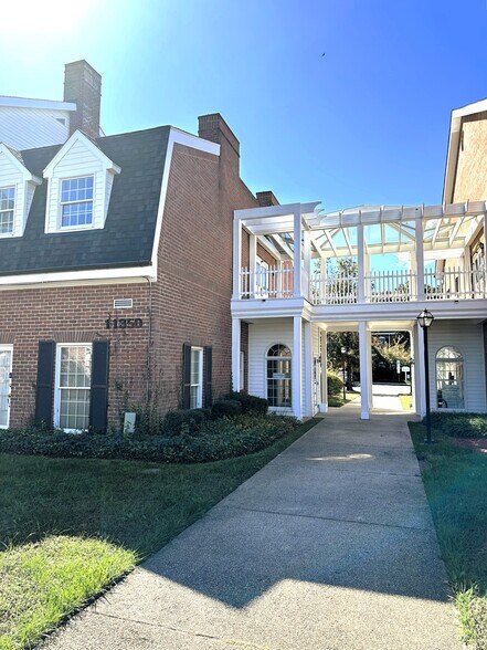 More Photos Of 11350 Pembrooke Sq, Waldorf Medical For Sale