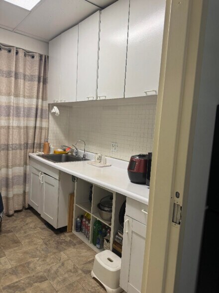 More Photos Of 141-25 Northern Blvd, Flushing Apartments For Lease