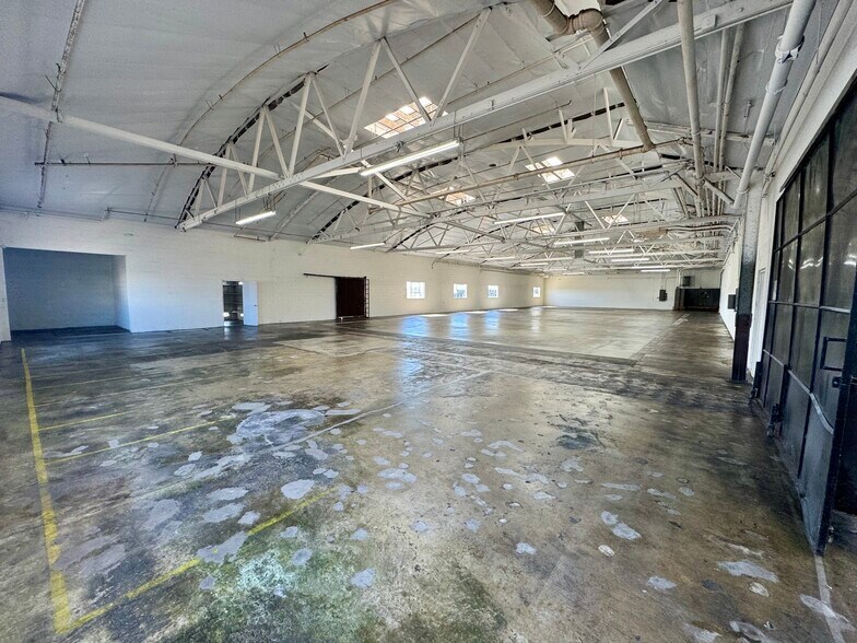 More Photos Of 5400 W 104th St, Los Angeles Manufacturing For Lease