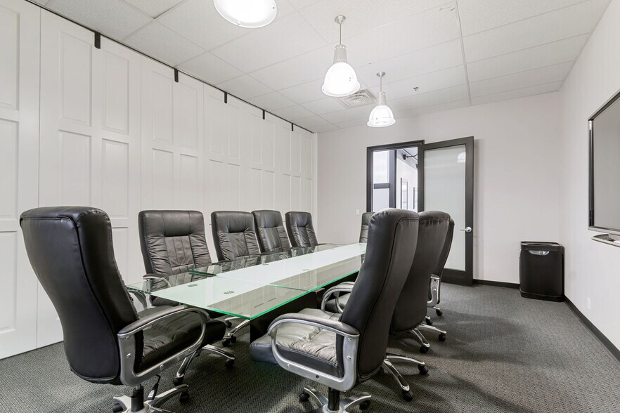 More Photos Of 12511 Emily Ct, Sugar Land Office For Sale