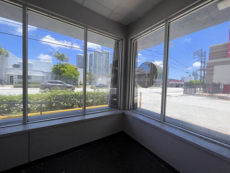 More Photos Of 3400 NE 2nd Ave, Miami Restaurant For Sale