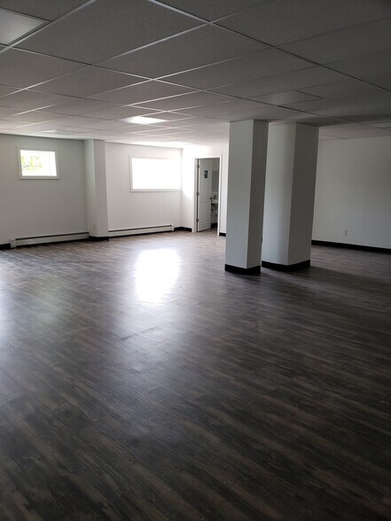 More Photos Of 326 S Main St, Manville Storefront Retail Residential For Lease