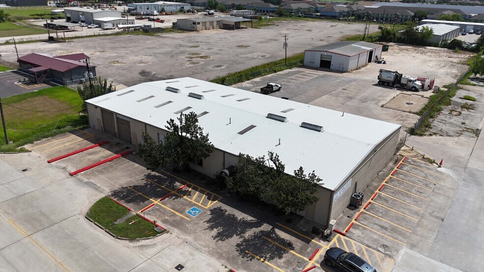 Primary Photo Of 1905 Jasmine Dr, Pasadena Industrial For Lease