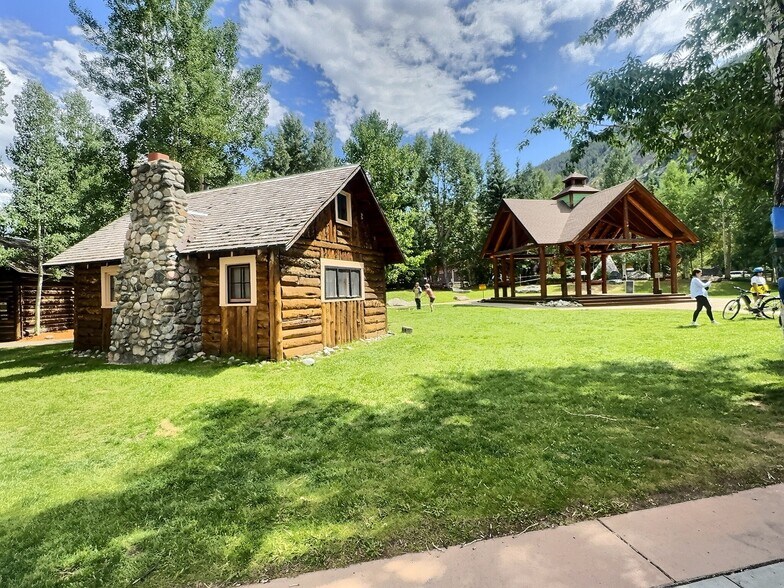 More Photos Of 121 E Main St, Frisco Storefront Retail Residential For Sale