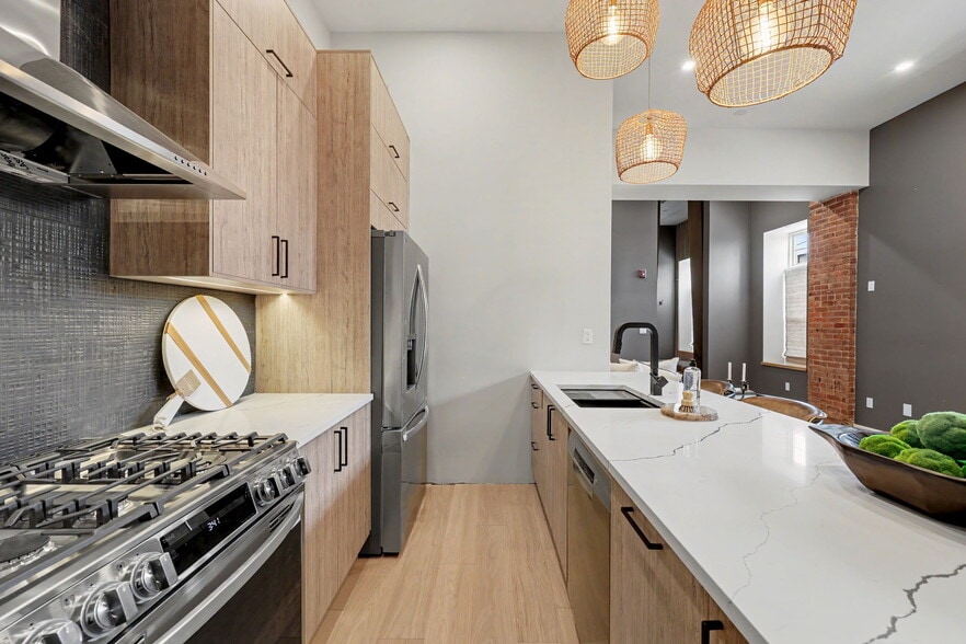 More Photos Of 63 Church St, Greenwich Apartments For Sale