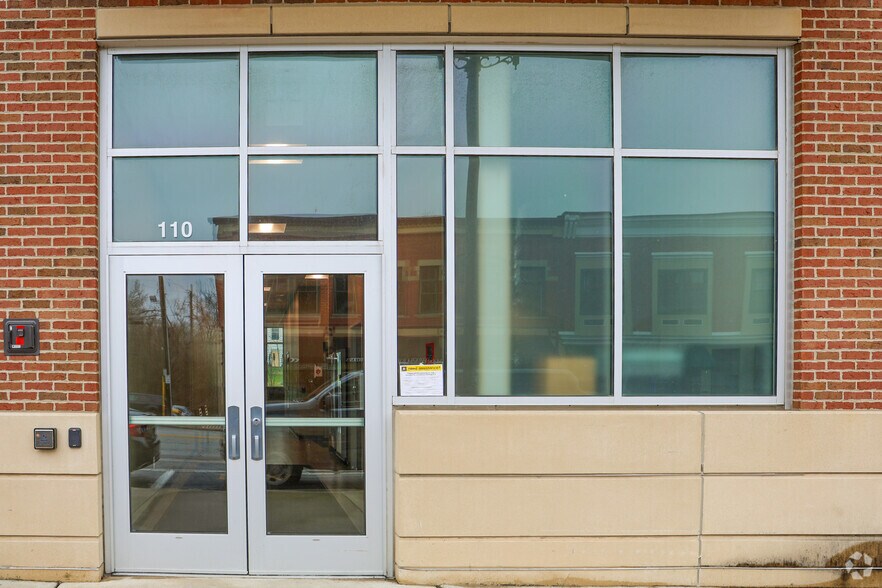 More Photos Of 98-118 Front St, Berea Dormitory For Lease