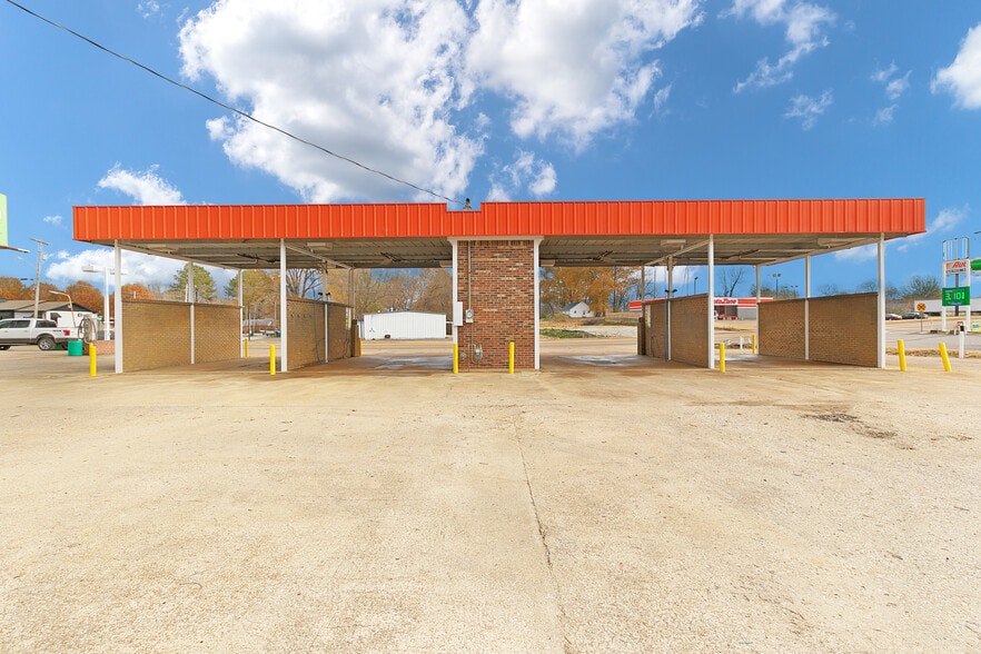 More Photos Of 1045 N 1st St, Milan Carwash For Sale
