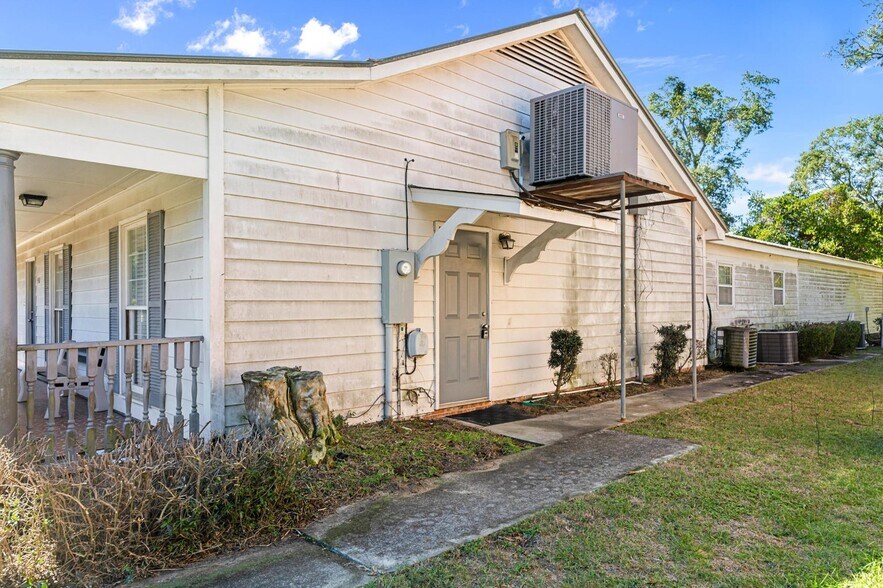 More Photos Of 450 North St, Bamberg Medical For Sale