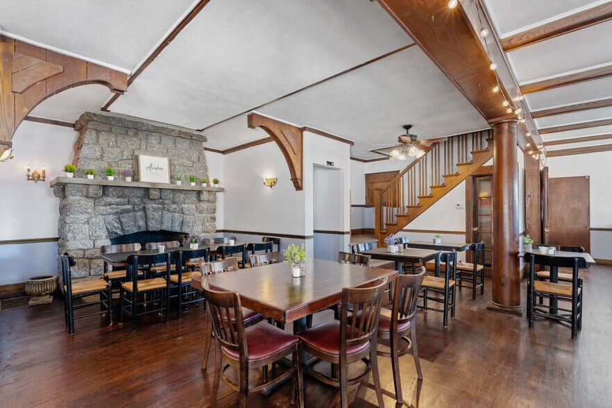 More Photos Of 13 Park Ave, Hadley Restaurant For Sale