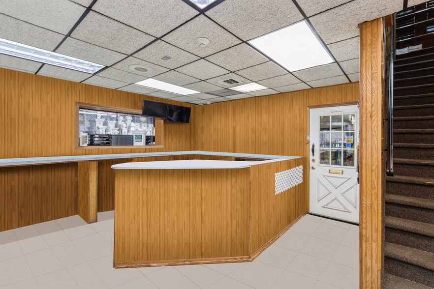 More Photos Of 138-27 247th St, Rosedale Showroom For Sale