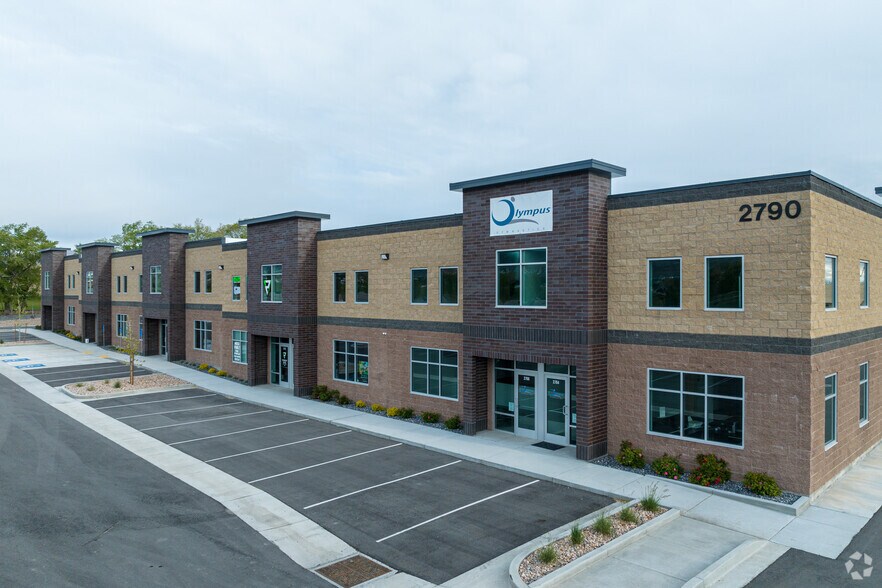 More Photos Of 2764-2808 W 14000 S, Bluffdale Showroom For Lease