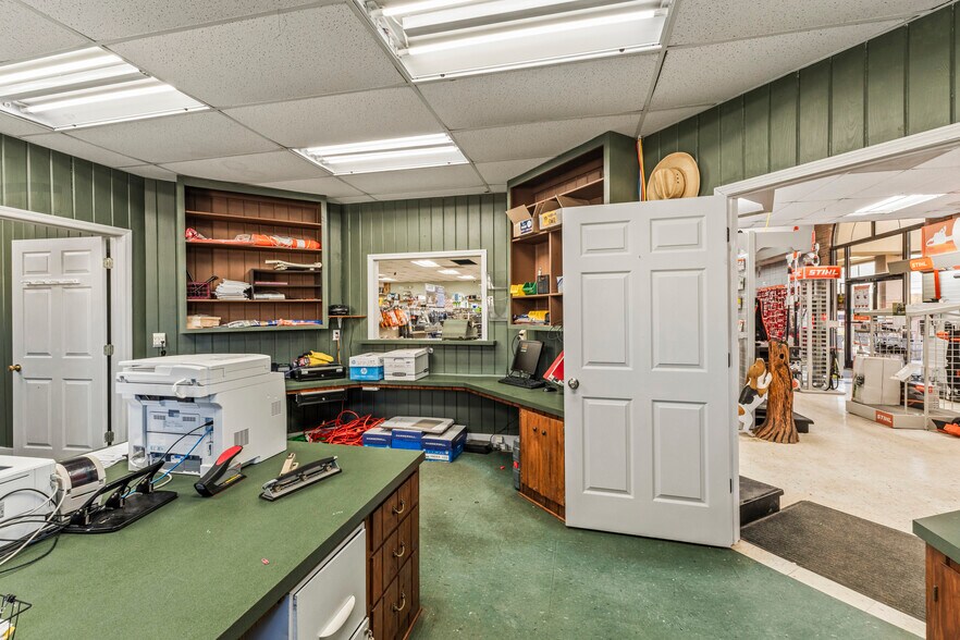 More Photos Of 1100 Winchester Hwy, Fayetteville Freestanding For Sale