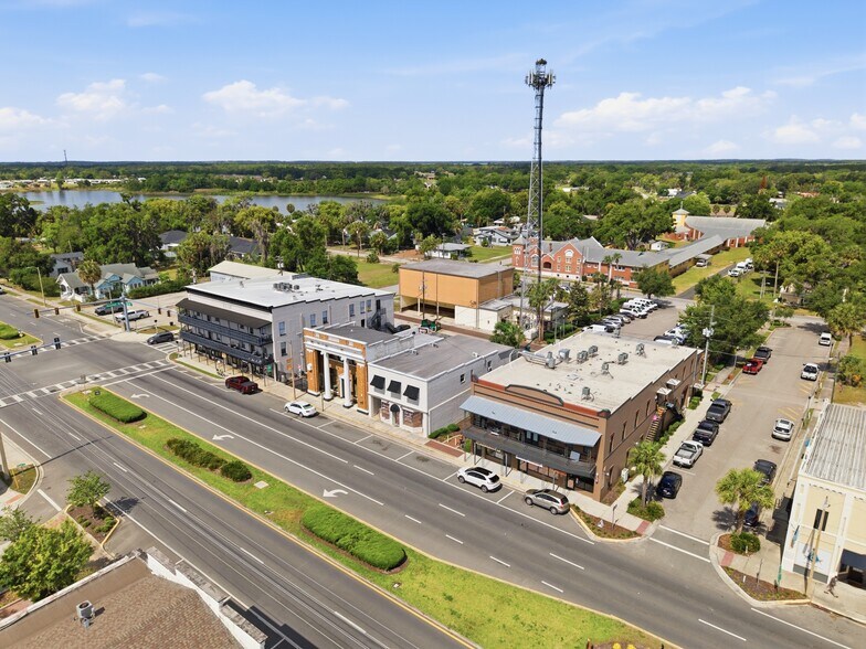 More Photos Of 61 N Central Ave, Umatilla Storefront Retail Office For Sale