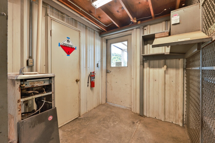 More Photos Of 397 Old Salem Rd, Martin Industrial For Sale