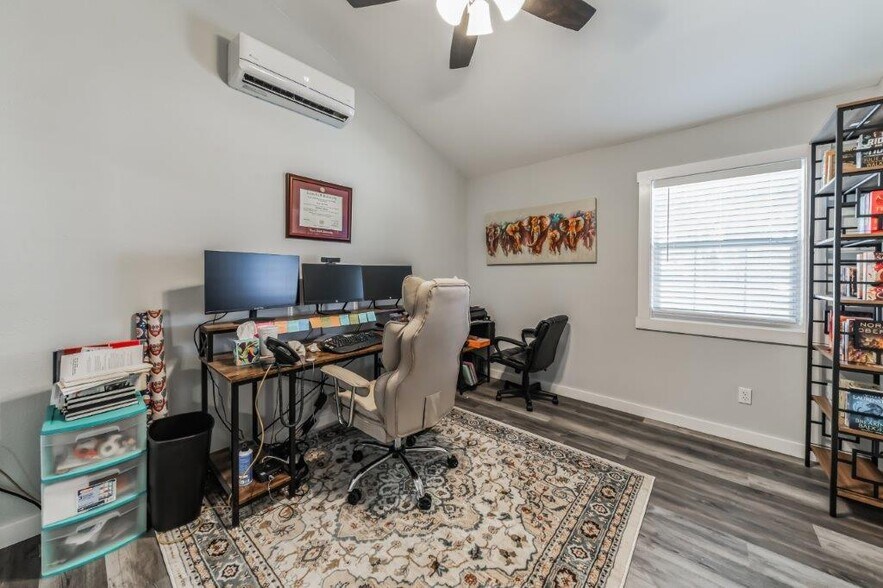 More Photos Of 3490 County Road 4713 rd, La Coste Apartments For Sale