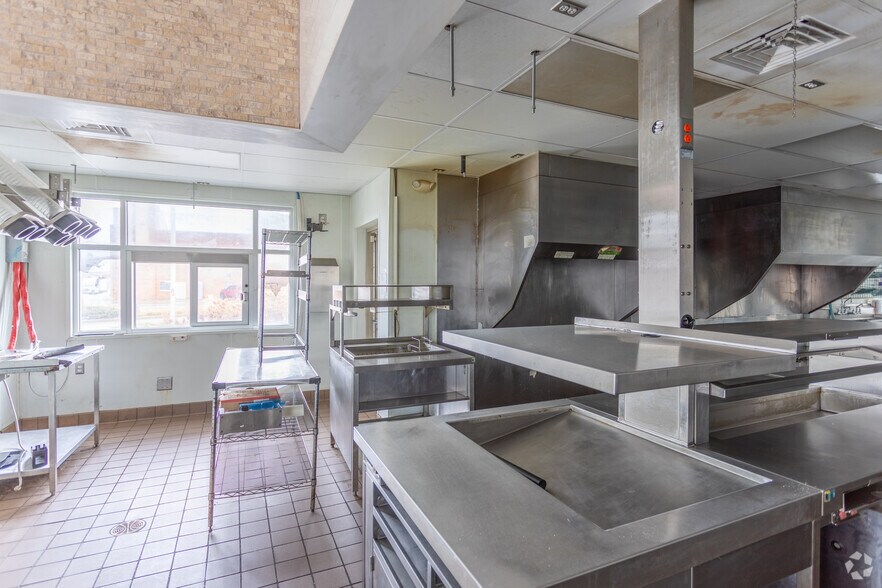 More Photos Of 60 S Broad St, Fairborn Fast Food For Sale