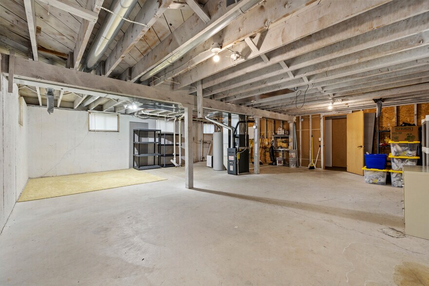 More Photos Of 118 21st St NW, Minot Multifamily For Sale