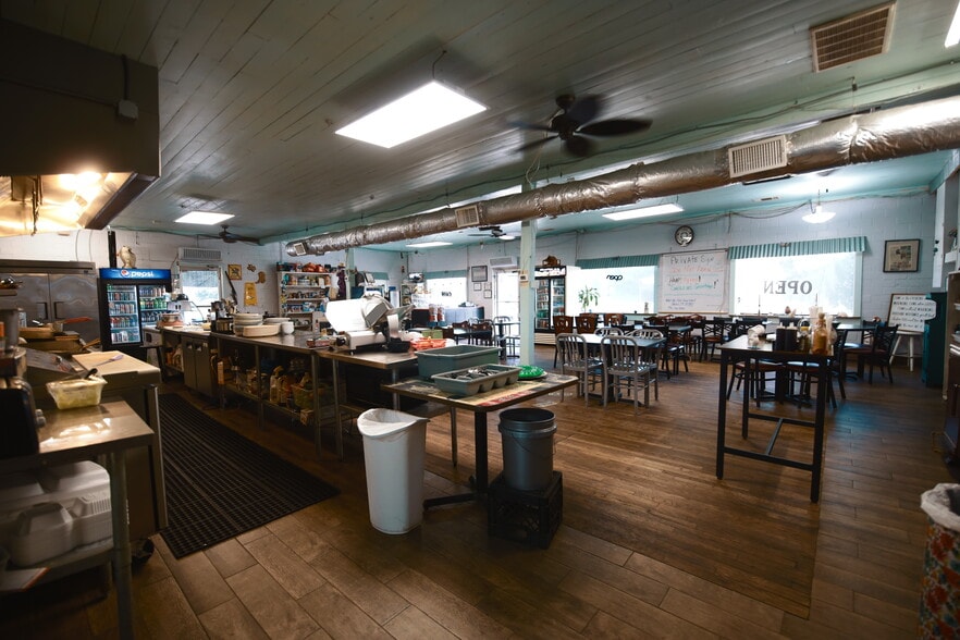 More Photos Of 15745 TX-204, Cushing Specialty For Sale