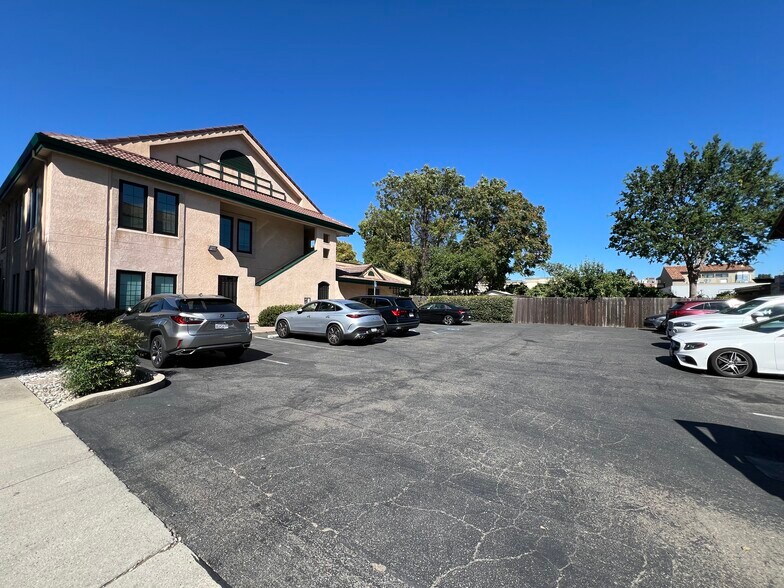 More Photos Of 480 St John St, Pleasanton Office For Lease