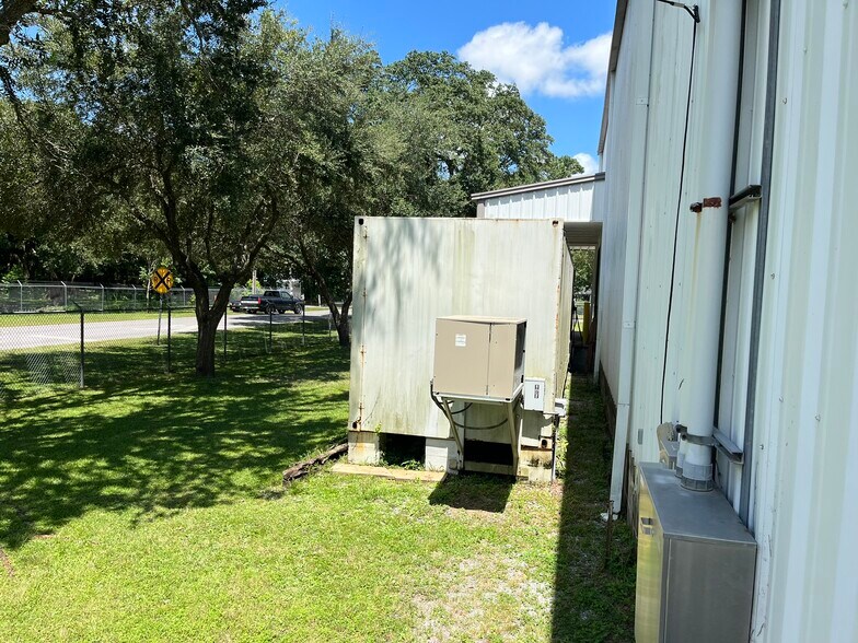 More Photos Of 2400 W Herman St, Pensacola Warehouse For Sale