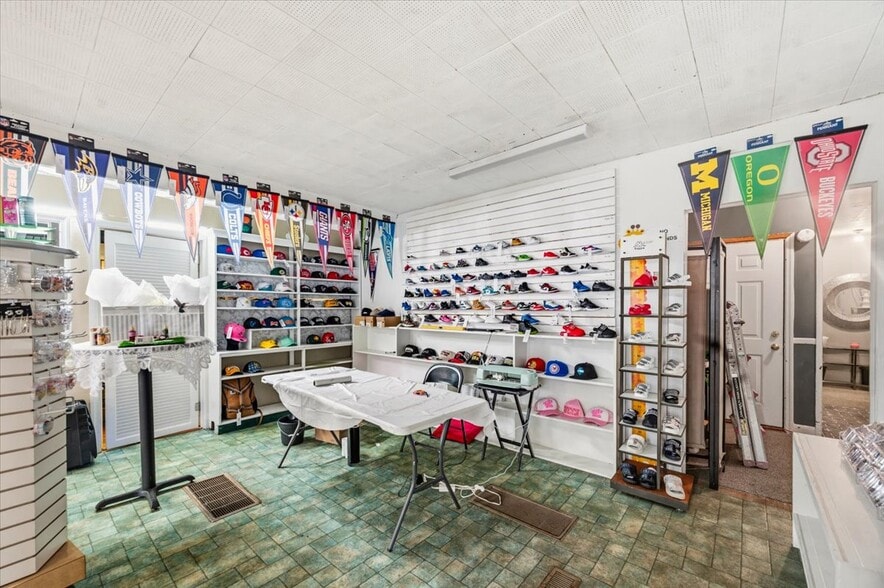More Photos Of 325 Winchester Ave, Martinsburg Freestanding For Sale