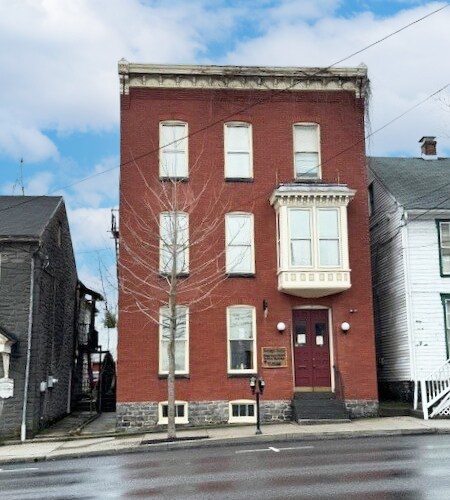 More Photos Of 247 Baltimore St, Gettysburg Storefront Retail Office For Sale
