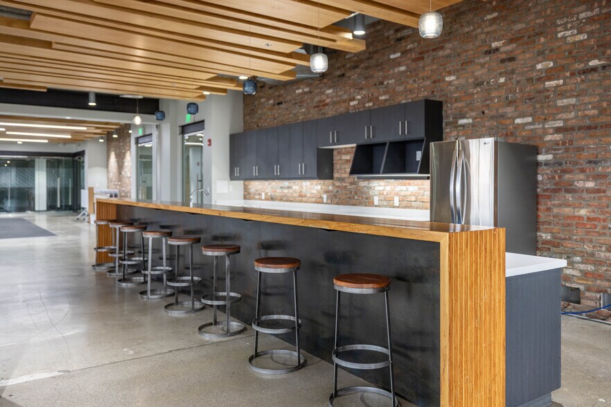 More Photos Of 324 S State St, Salt Lake City Office For Lease