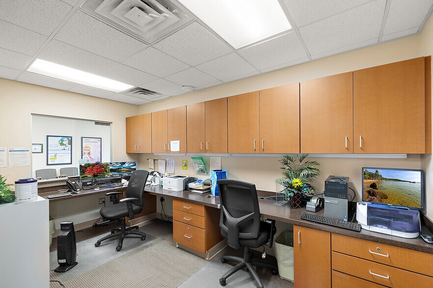 More Photos Of 1794 N Lapeer Rd, Lapeer Medical For Sale