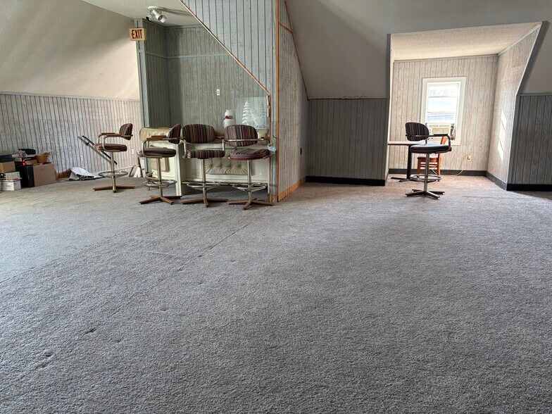 More Photos Of 1040 S Wayne St, Saint Marys Restaurant For Sale