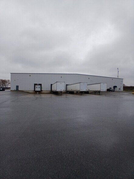More Photos Of 39-41 Burwell Rd, St Thomas Industrial For Lease