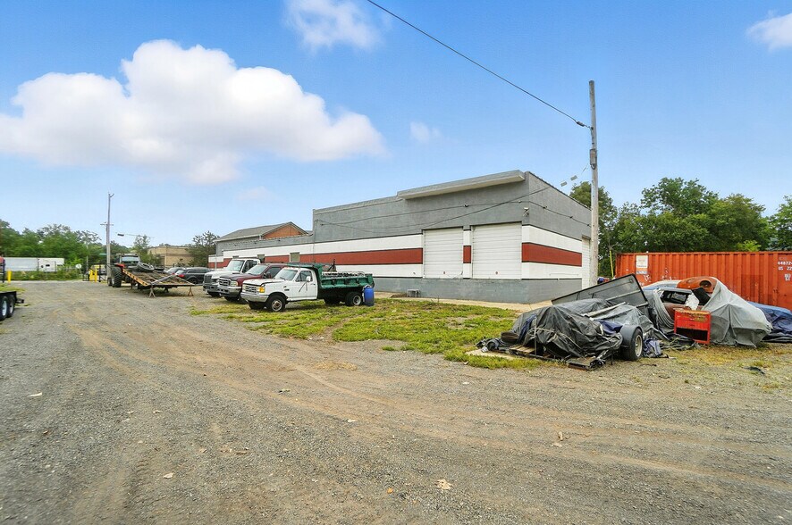 More Photos Of 603 S Broadway St, Dayton Warehouse For Sale