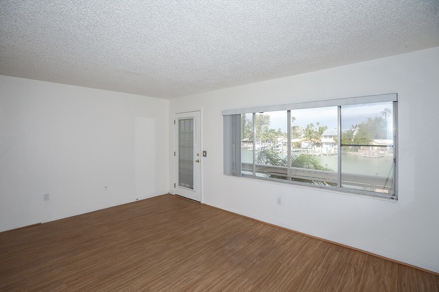 More Photos Of 515 129th Ave, Madeira Beach Apartments For Sale