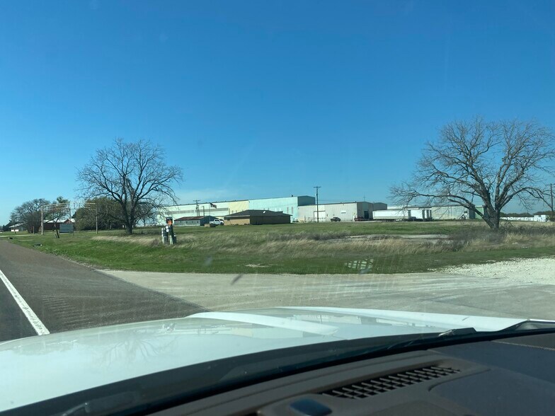 More Photos Of 1428 County Road 930, Mexia Warehouse For Sale