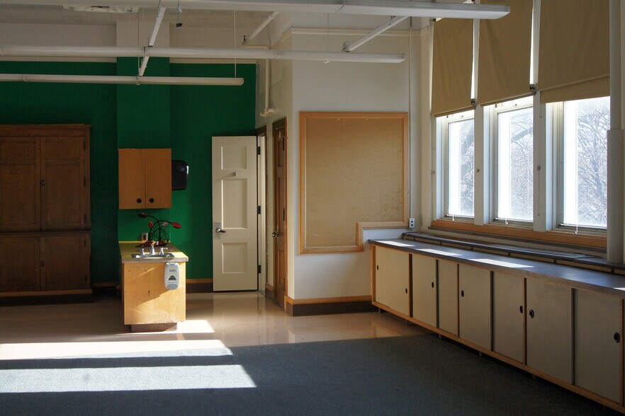 More Photos Of 1042 18th Ave SE, Minneapolis Schools For Sale