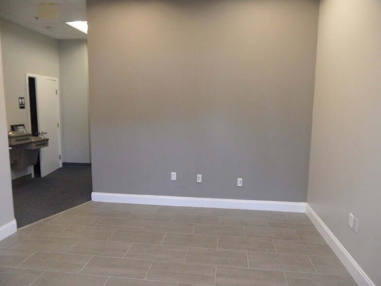More Photos Of 1507 Park Center Dr, Orlando Office For Lease