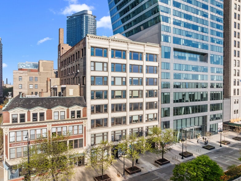 Primary Photo Of 1006 S Michigan Ave, Chicago Loft Creative Space For Sale