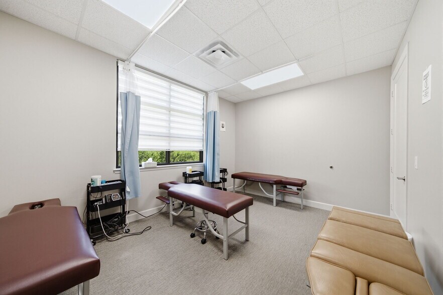 More Photos Of 8118 Fry Rd, Cypress Office For Sale