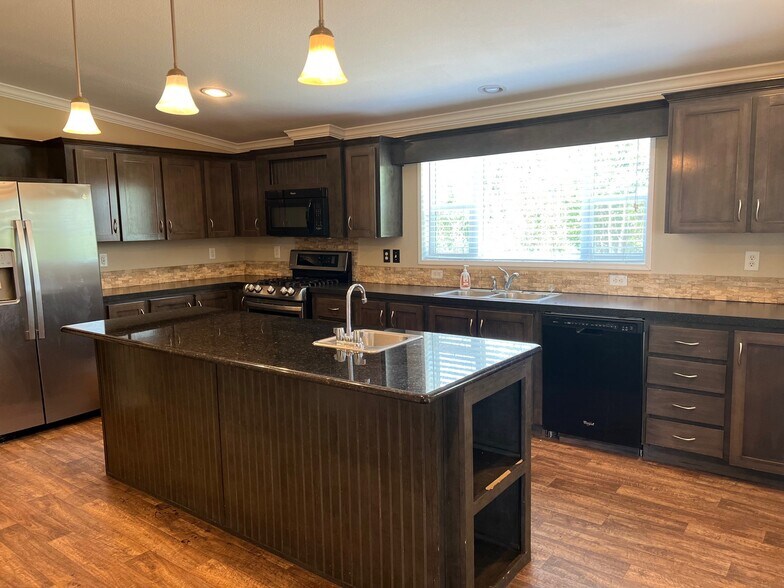 More Photos Of 149 Co 679 rd, Natalia Flex For Sale