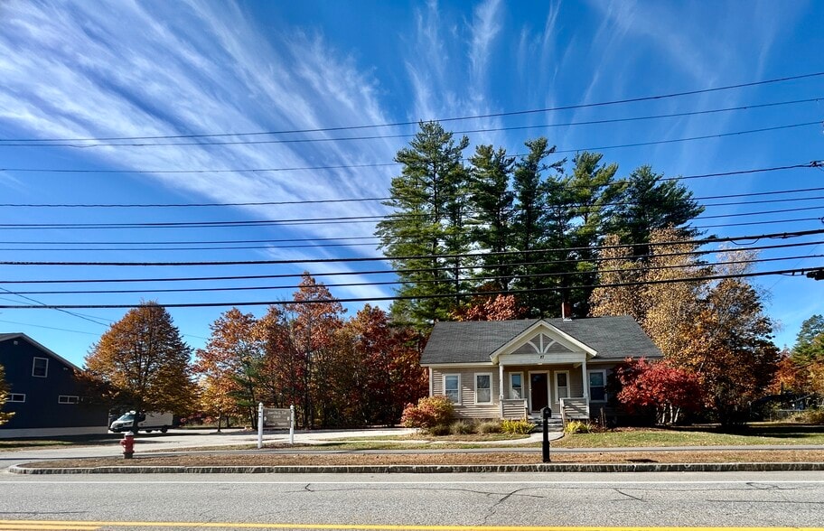 Primary Photo Of 27 Village St, Concord Medical For Sale