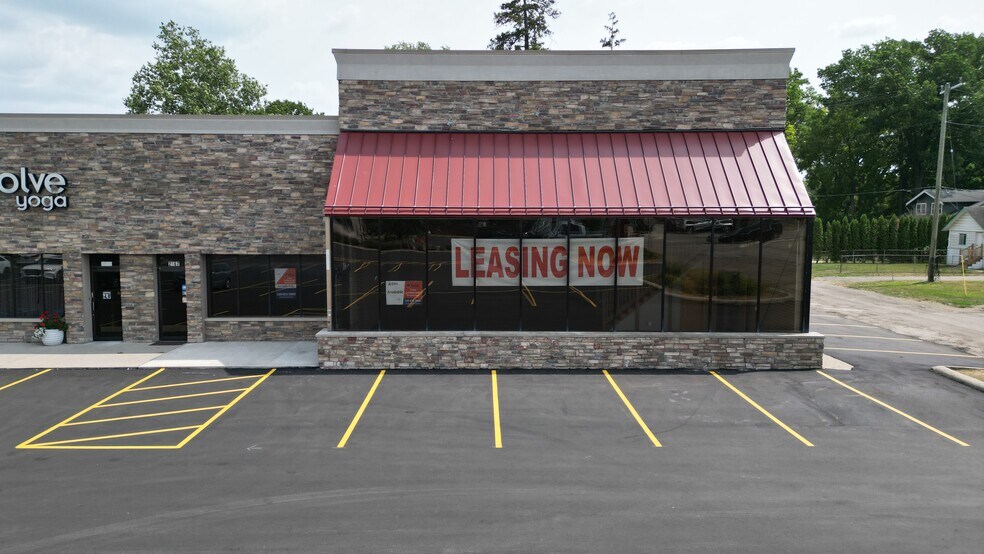 More Photos Of 2807-2867 Orchard Lake Rd, Sylvan Lake Unknown For Lease