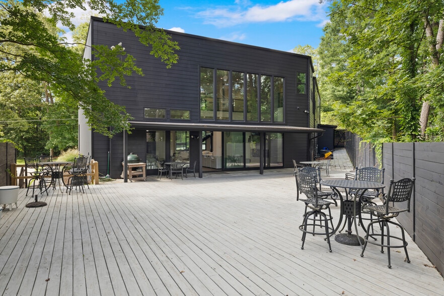 More Photos Of 2401 Greenglade Rd NE, Atlanta Specialty For Sale
