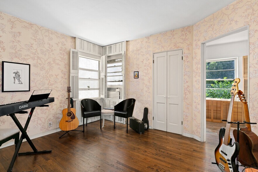 More Photos Of 8570 Holloway Dr, West Hollywood Multifamily For Sale