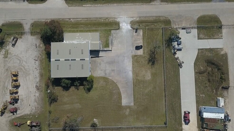 More Photos Of 2624 Wilson Rd, Humble Warehouse For Lease