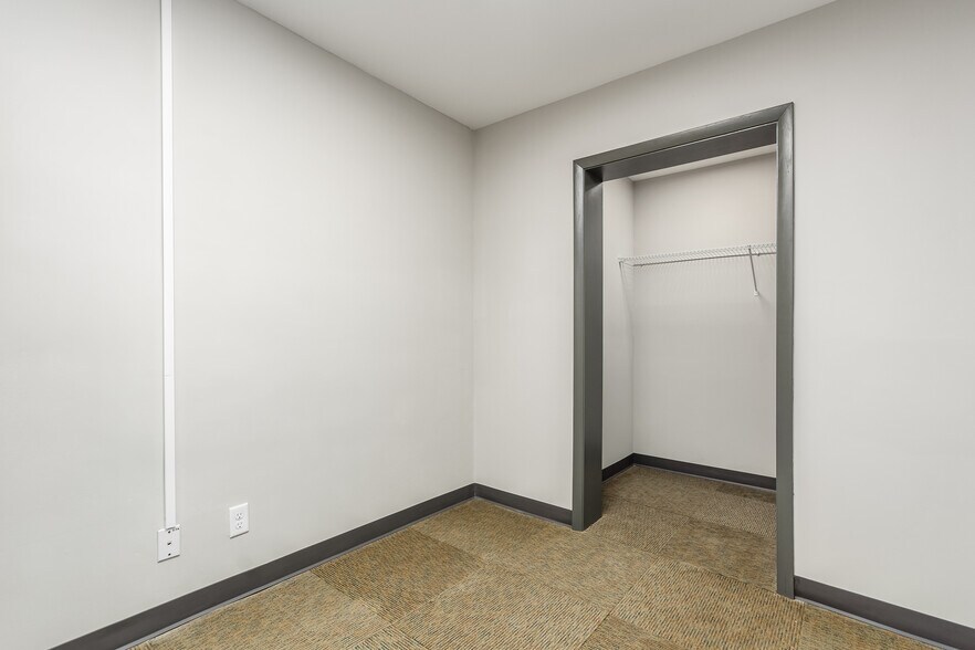 More Photos Of 1251 W Broad St, Columbus Storefront Retail Office For Sale