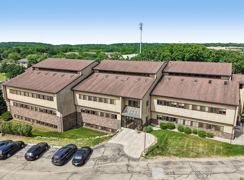 More Photos Of 700 Rayovac Dr, Madison Office For Sale
