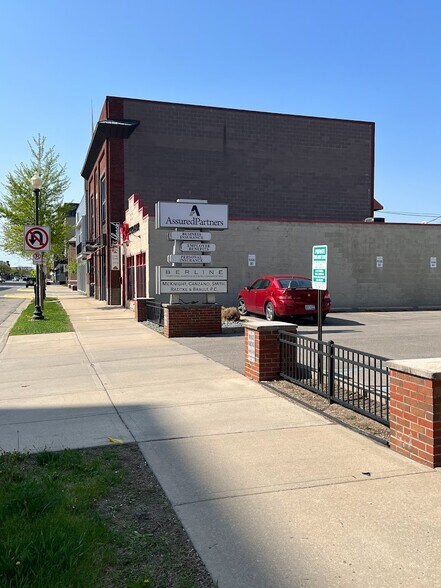 More Photos Of 423 N Main St, Royal Oak Office For Lease