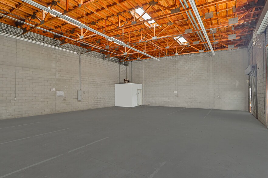 More Photos Of 12039 Branford St, Sun Valley Manufacturing For Lease