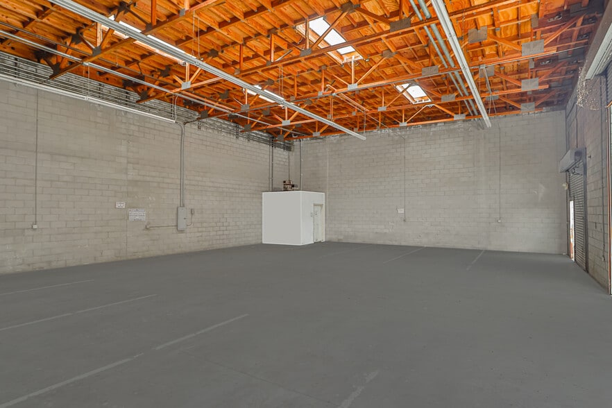 More Photos Of 12039 Branford St, Sun Valley Manufacturing For Lease