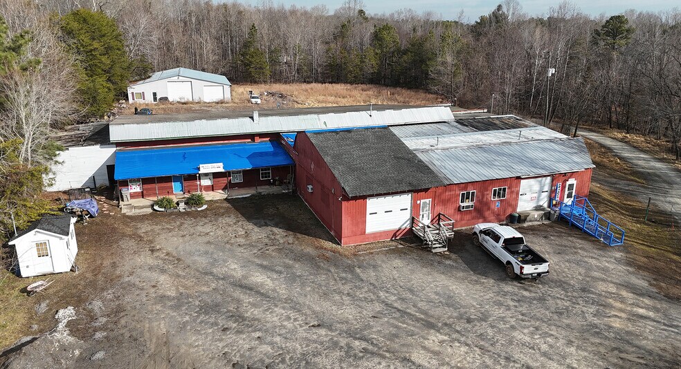 Primary Photo Of 41 Lakeside Dr, Farmville Warehouse For Sale
